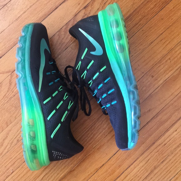 nike gel bottom sneakers